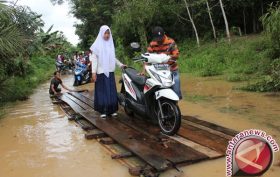 2016021120160210antarafoto-banjir-di-perbatasan-indonesia-090216-af