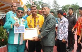 Bantuan-csr-bank-kalteng-ke-pemkab-barsel-696x431